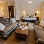 מלון Wellness Demaenova 4*