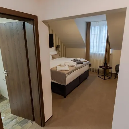 Demaenova **** 4*