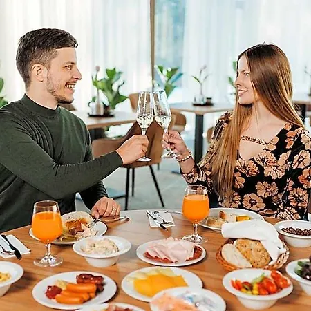 Wellness Demaenova Szálloda Lipótszentmiklós